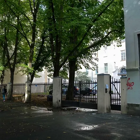 Daire Centre Kreutzwaldi Apartment, Free Parking *